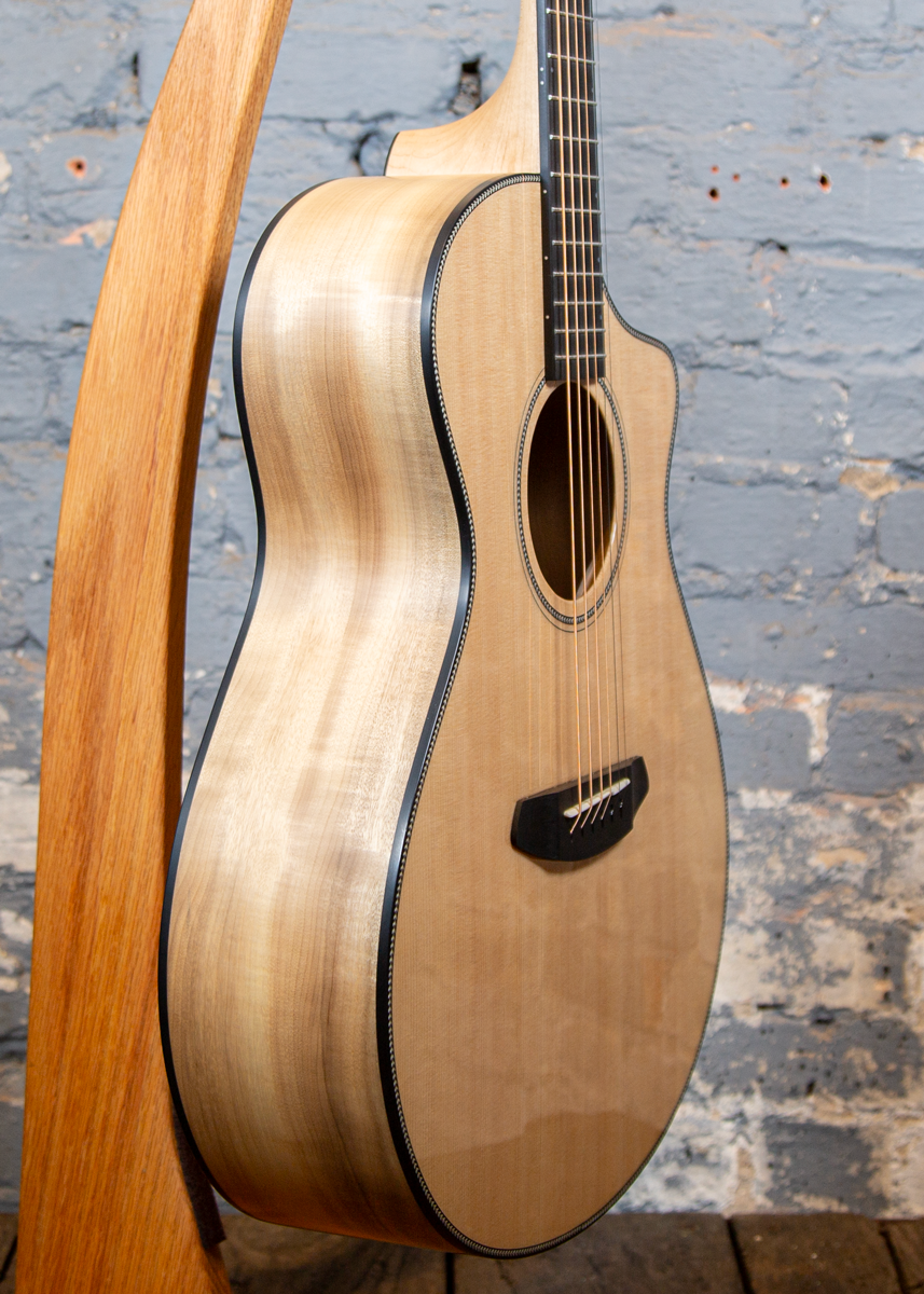 Breedlove: Oregon Concert CE