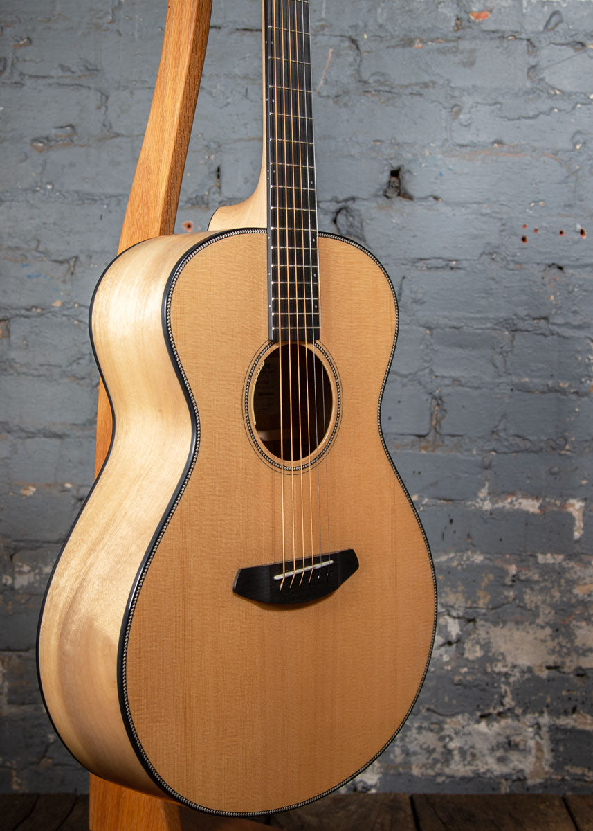 Breedlove: Oregon Concert E with Anthem Pickup