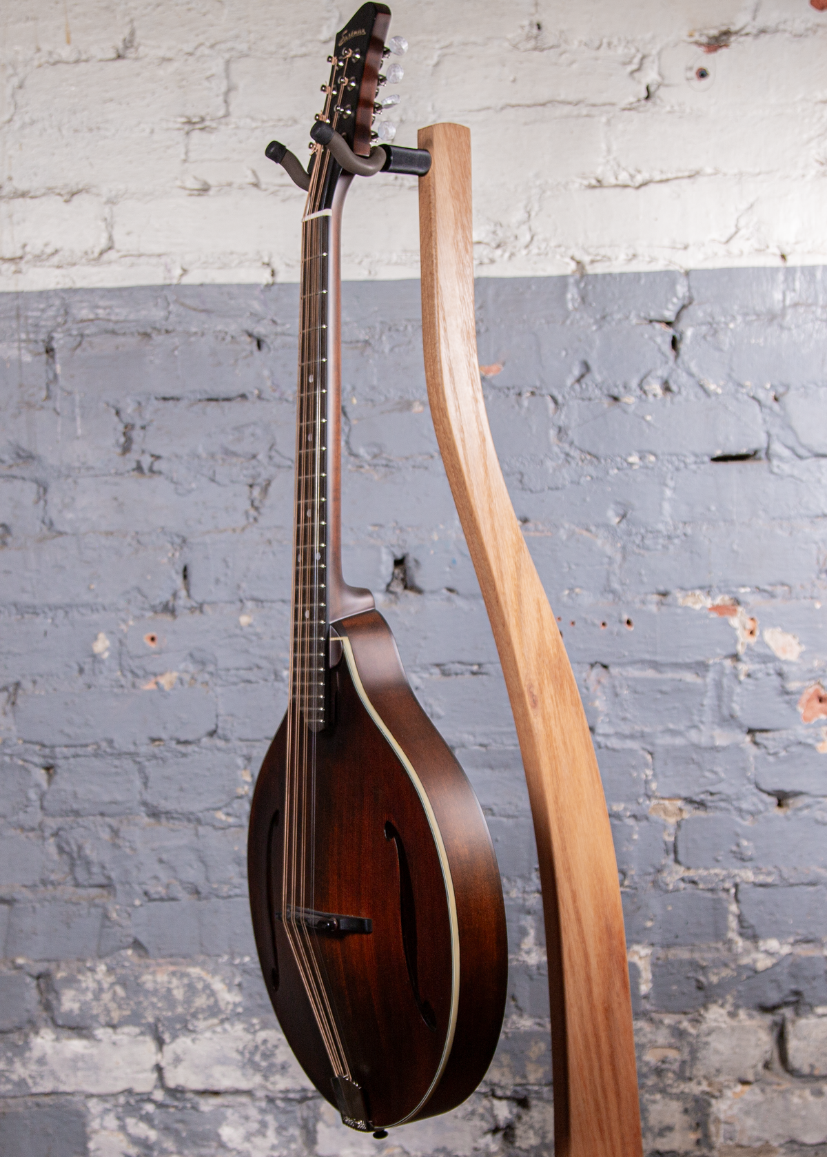 Eastman Guitars: MDO-305 Octave Mandolin