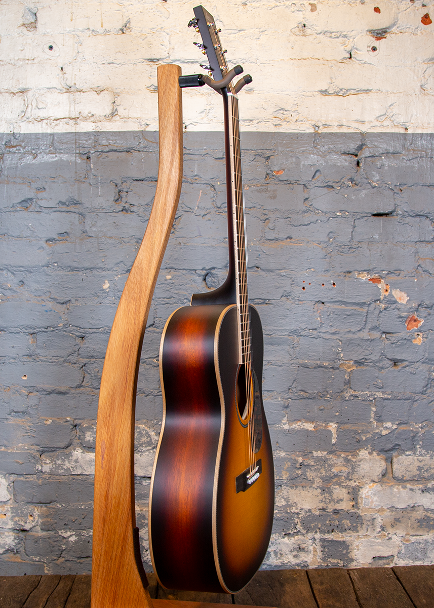 Larrivee Guitars: OM-40 MH