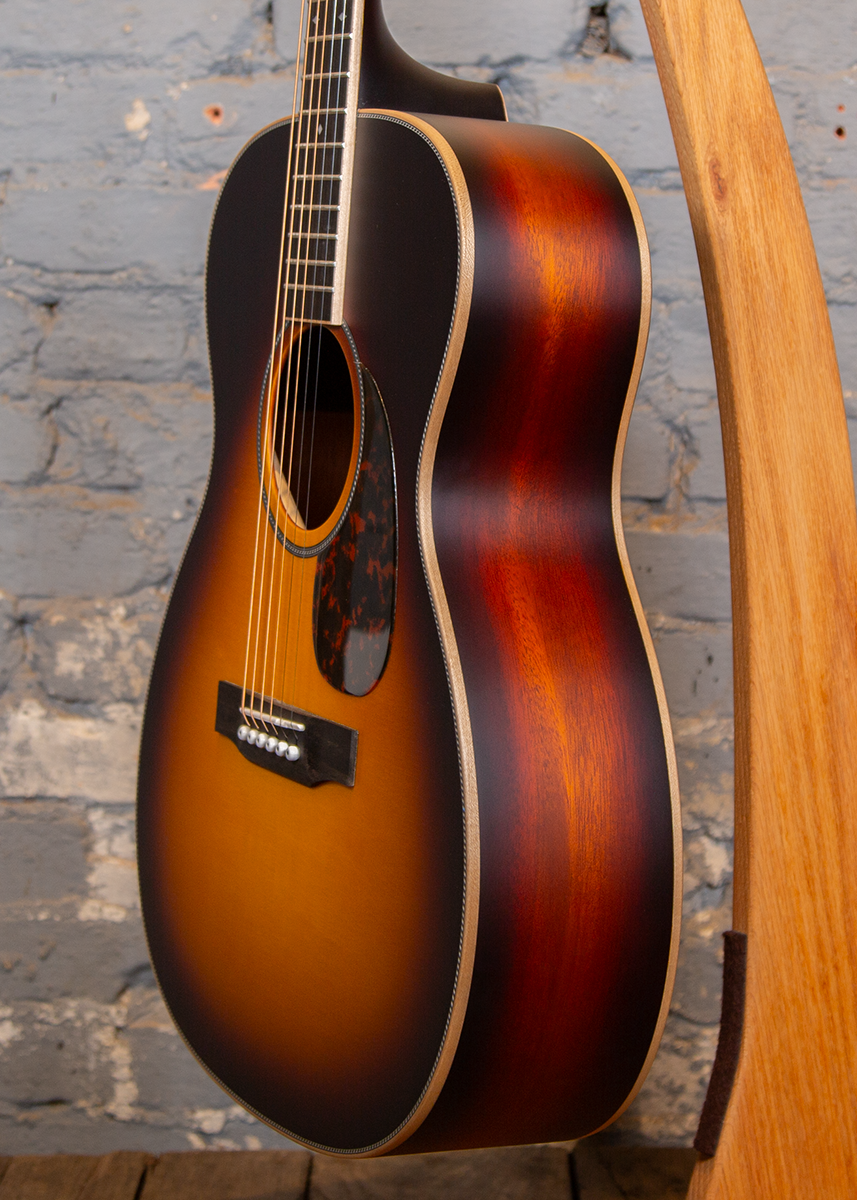 Larrivee Guitars: OM-40 MH