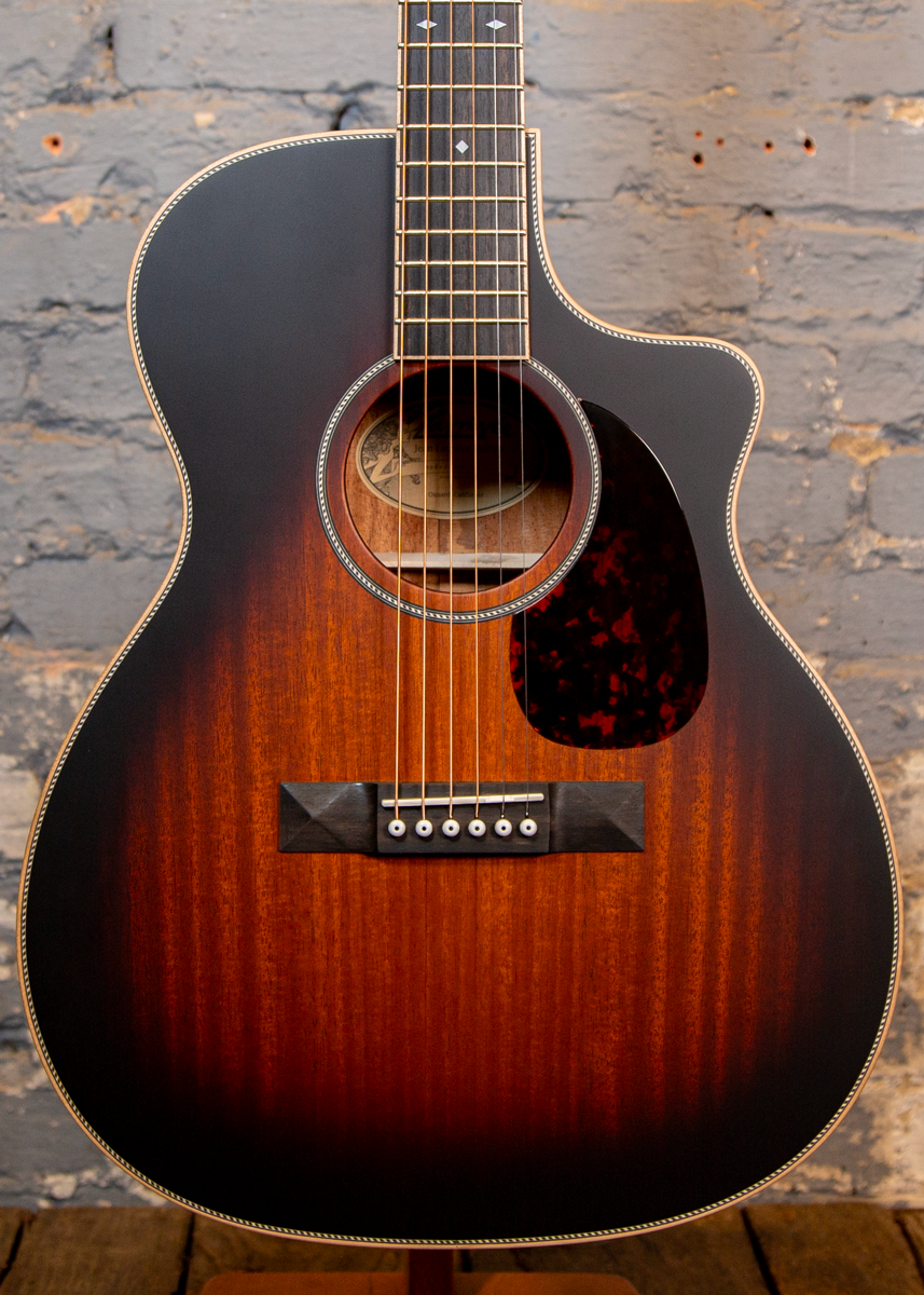 Larrivee OMV-40 Tobacco Sunburst w/ Pyramid Bridge