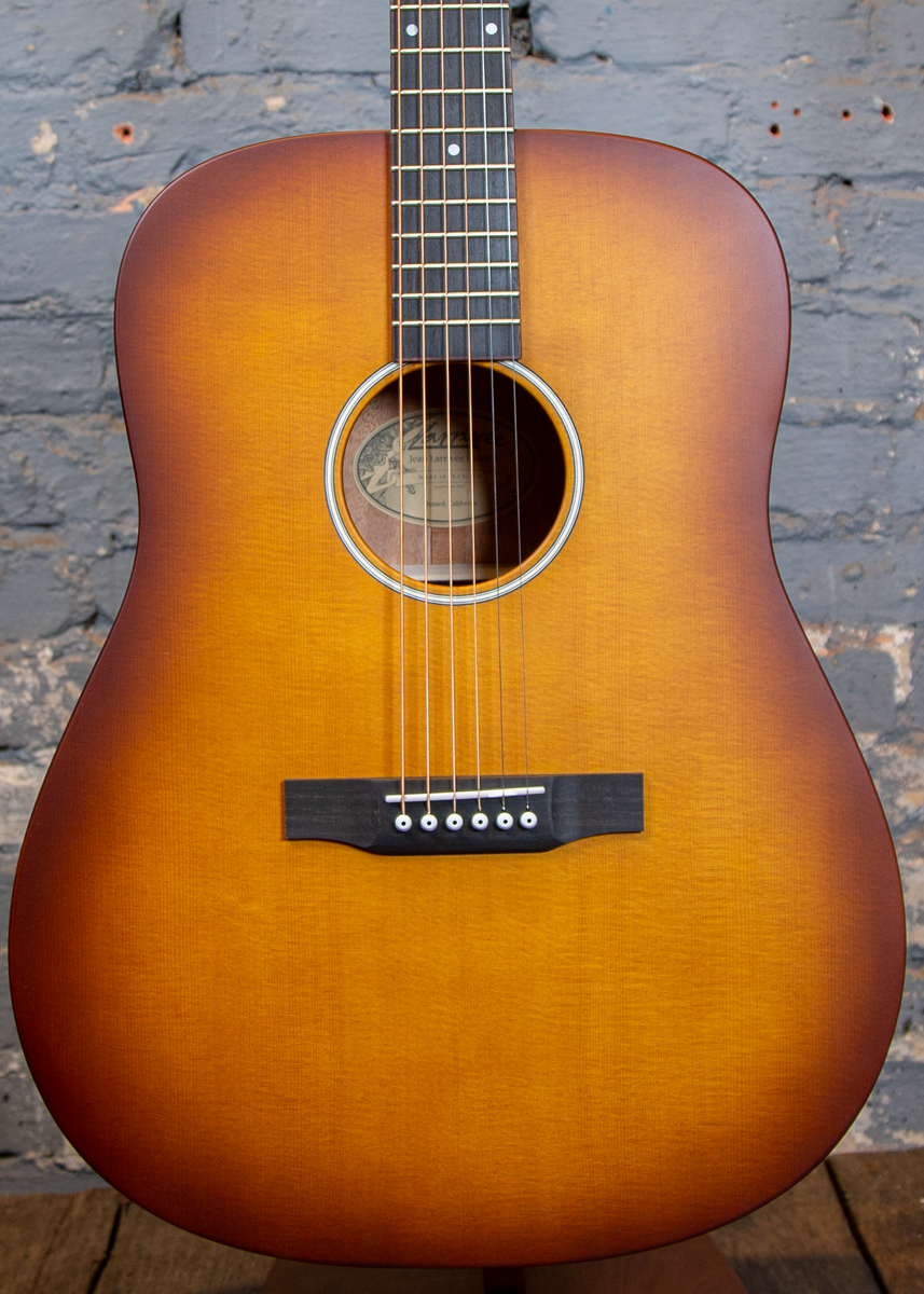 Larrivee Guitars: Simple 6 Dreadnought
