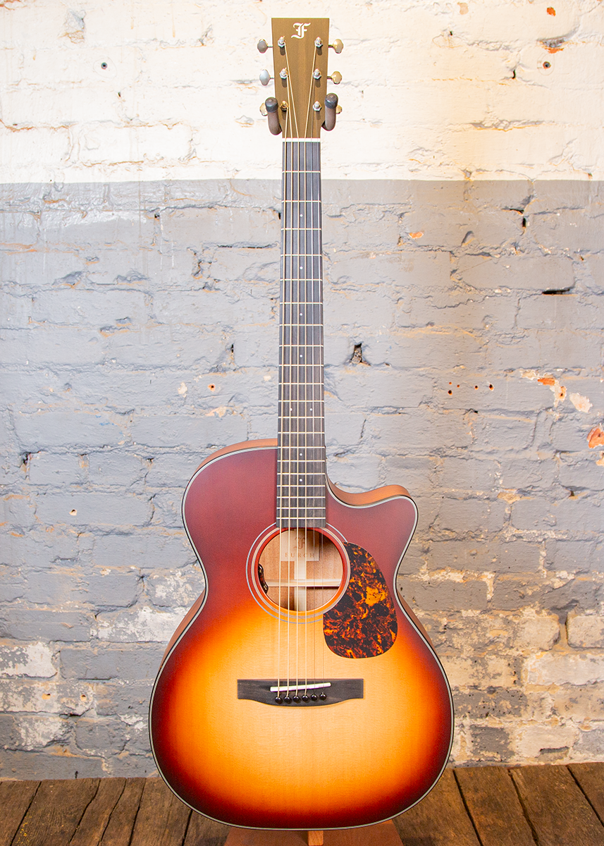 Furch Guitars: Vintage 1 OMc-SM SB VTC