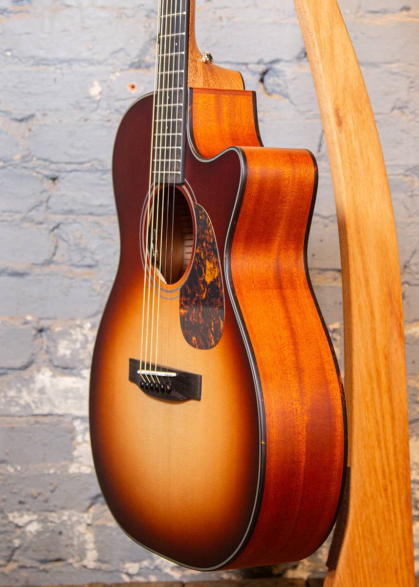 Furch Guitars: Vintage 1 OMc-SM SB VTC
