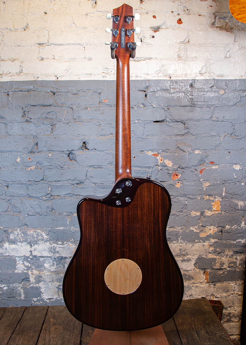 L.R. Baggs: AEG-1 Sunburst Sitka Spruce