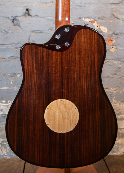 L.R. Baggs: AEG-1 Sunburst Sitka Spruce