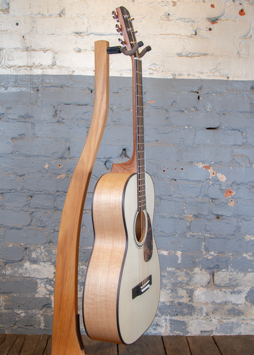 Larrivee Guitars: 00-03-GR Silver Oak 80th Birthday Edition
