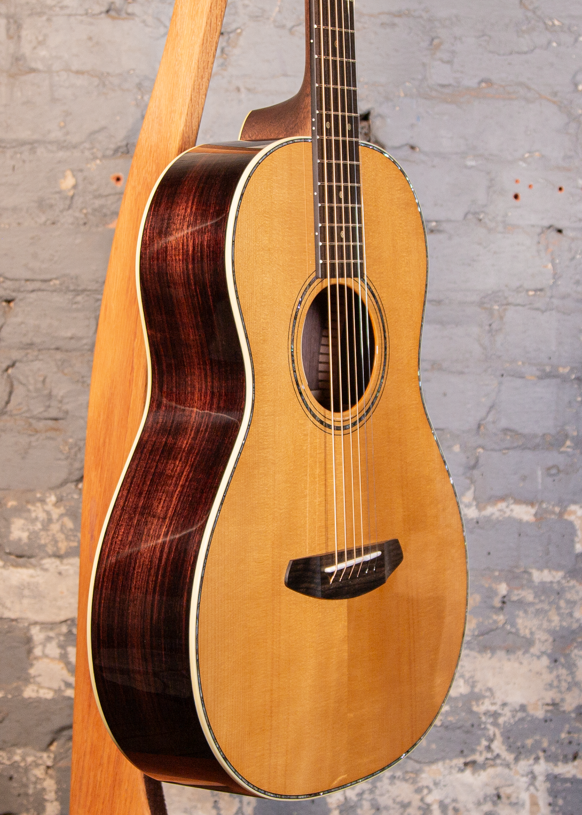Breedlove Guitars: Artisan Parlor ARP-ARVTe - Vintage Toner