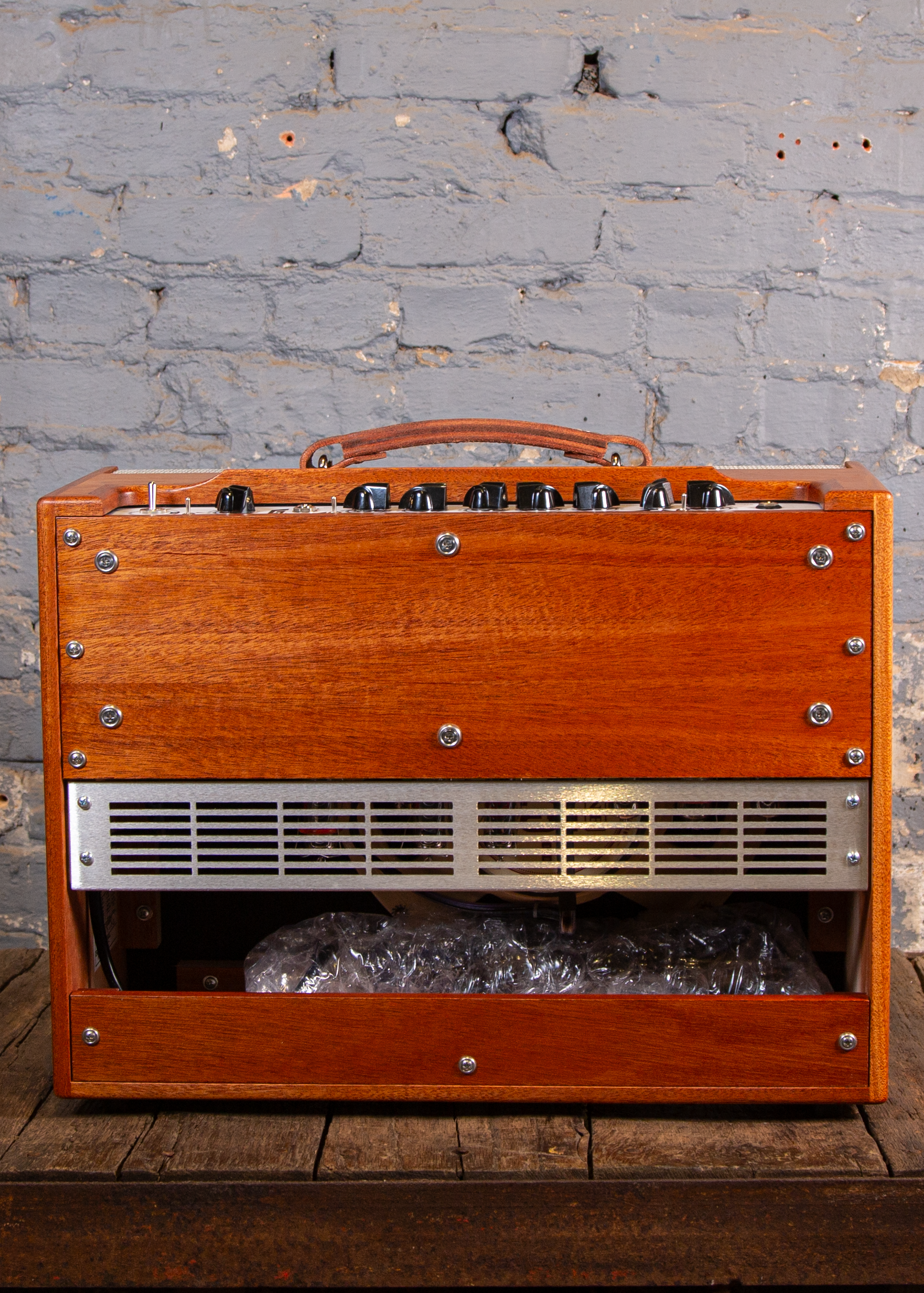 Carr Amps: Bel-ray Hardwood Mahogany