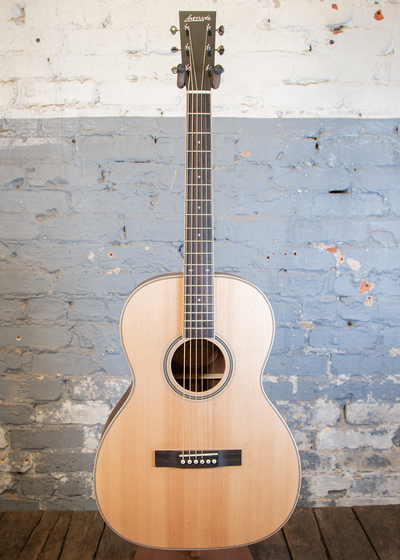 Larrivée Guitars: 000-40R Legacy Series