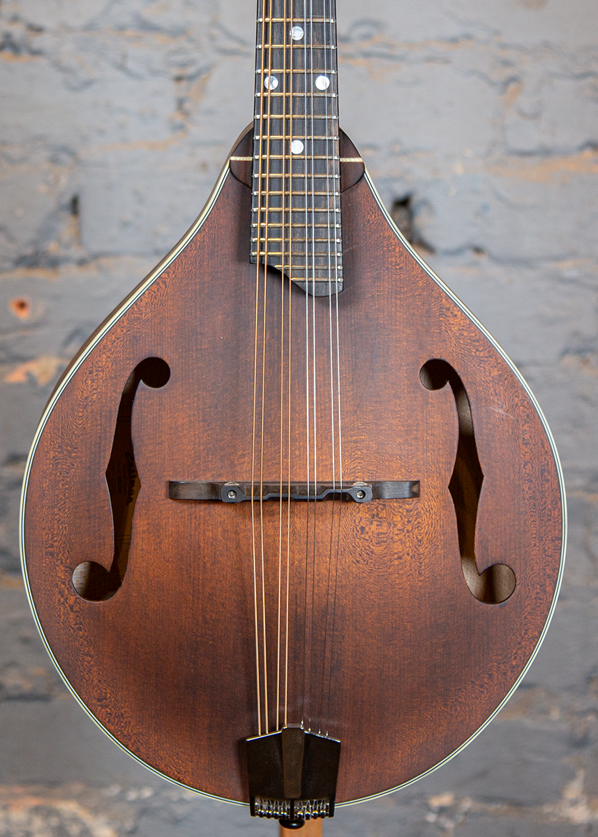 Eastman Guitars: MD-305 Mandolin