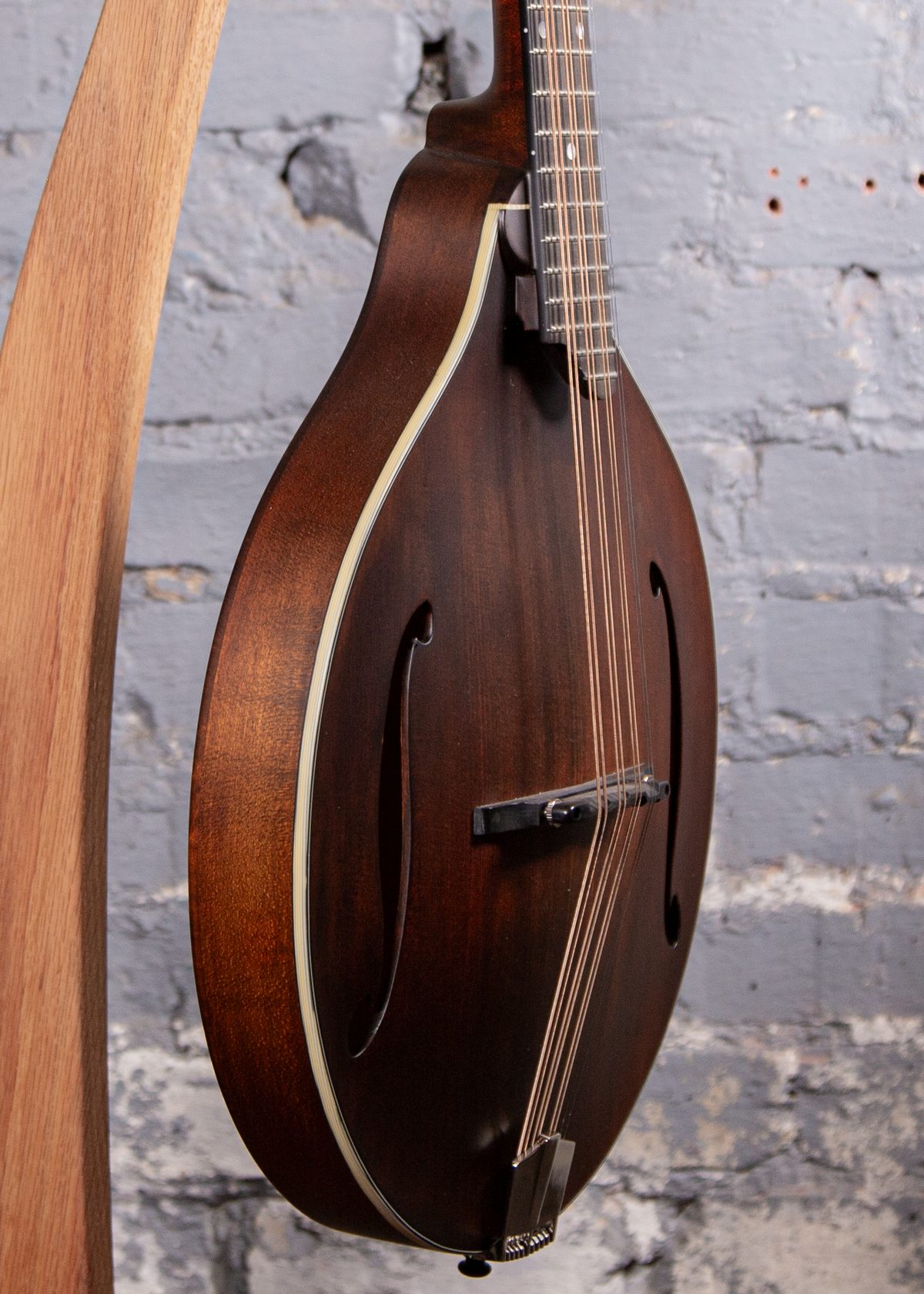 Eastman Guitars: MDO-305 Octave Mandolin