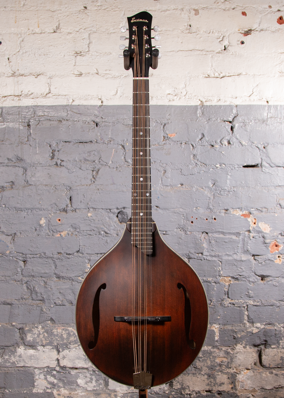 Eastman Guitars: MDO-305 Octave Mandolin