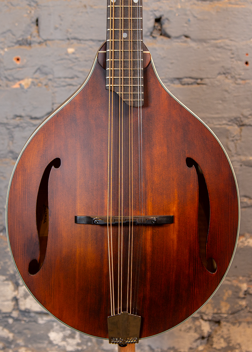 Eastman Guitars: MDO-305 Octave Mandolin