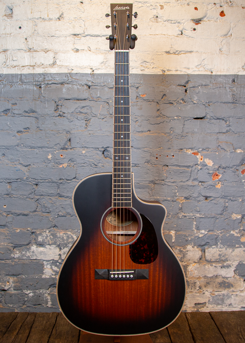Larrivee OMV-40 Tobacco Sunburst w/ Pyramid Bridge