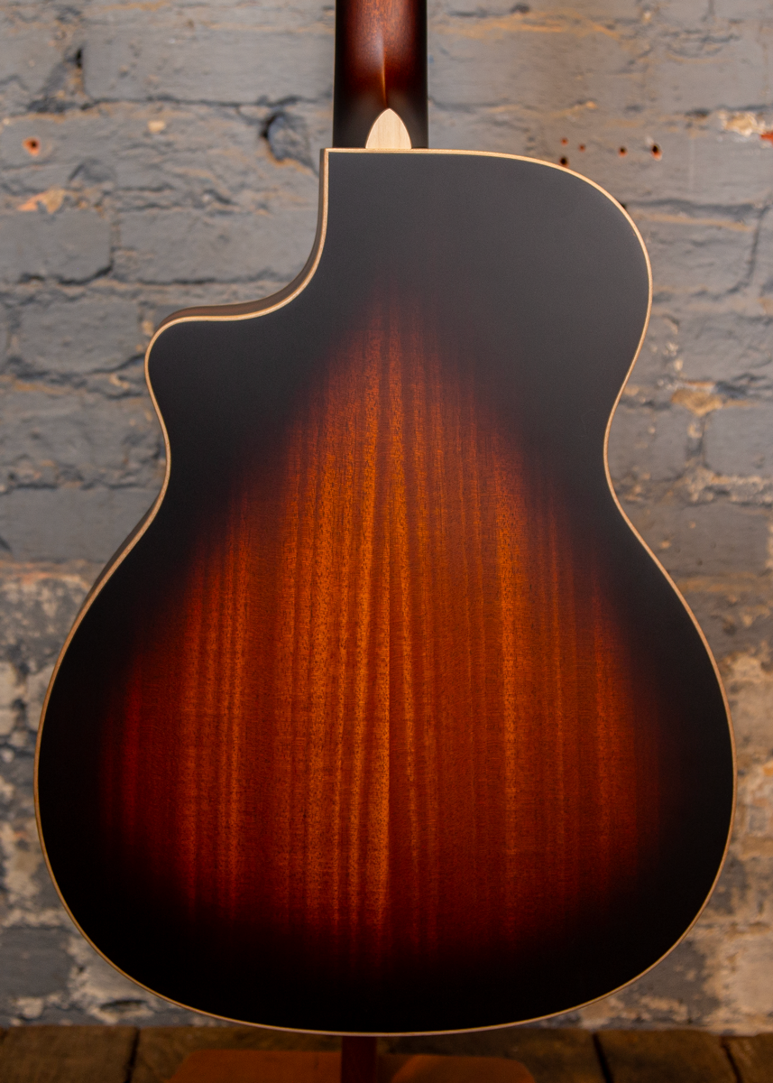 Larrivee OMV-40 Tobacco Sunburst w/ Pyramid Bridge