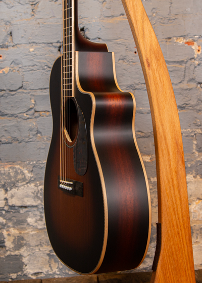 Larrivee OMV-40 Tobacco Sunburst w/ Pyramid Bridge