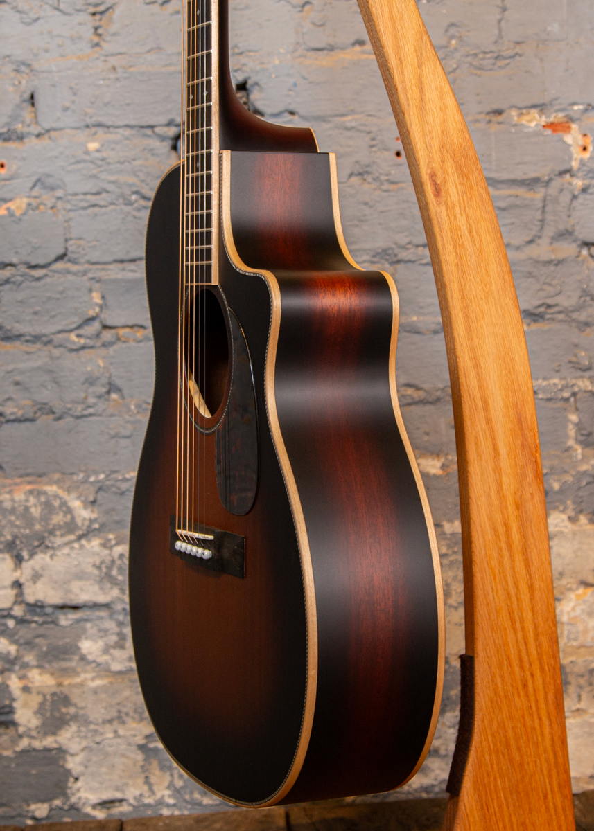 Larrivee OMV-40 Tobacco Sunburst w/ Pyramid Bridge