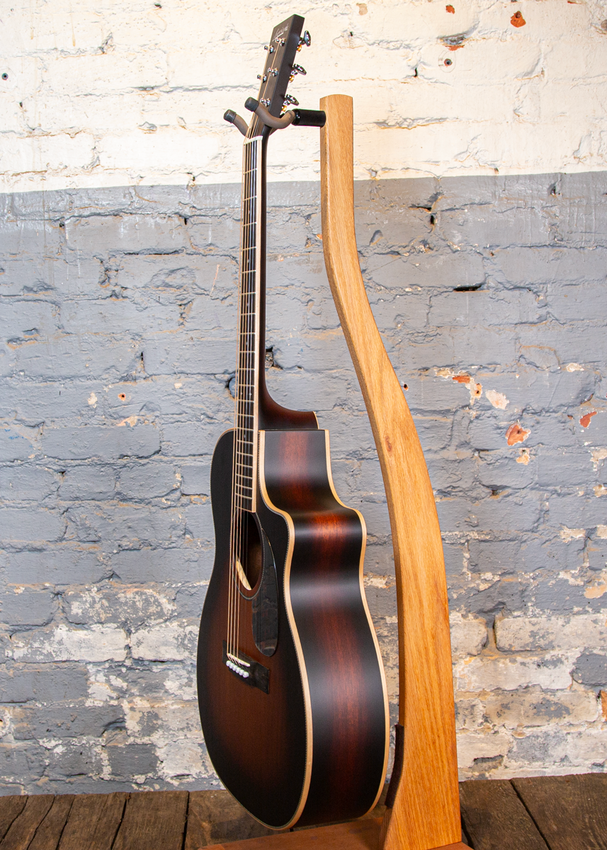 Larrivee OMV-40 Tobacco Sunburst w/ Pyramid Bridge