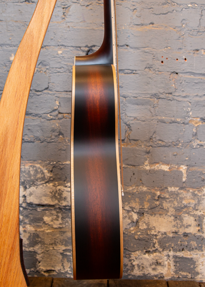 Larrivee OMV-40 Tobacco Sunburst w/ Pyramid Bridge