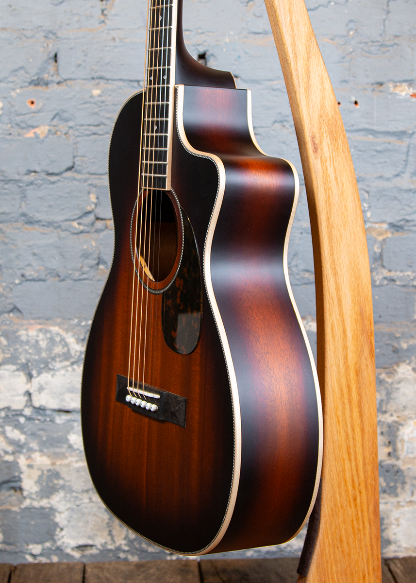 Larrivee Guitars: 00V-40 Mahogany Top, Vintage Burst & Pyramid Bridge