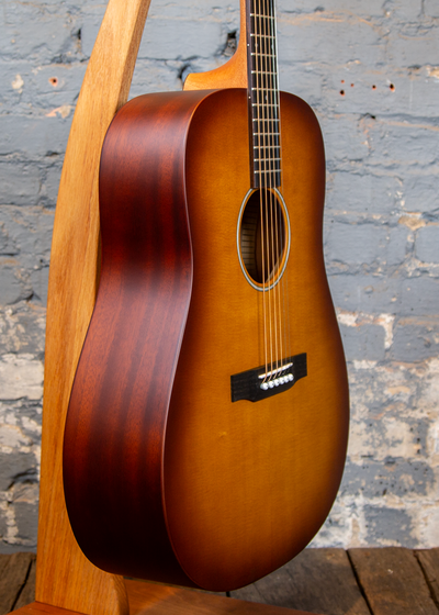 Larrivee Guitars: Simple 6 Dreadnought