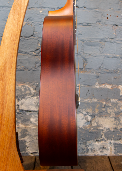 Larrivee Guitars: Simple 6 Dreadnought