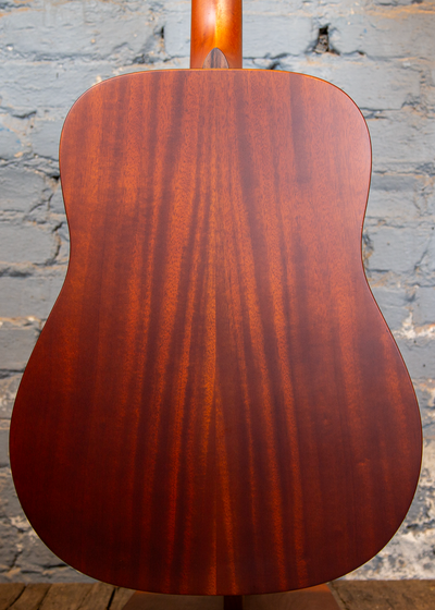 Larrivee Guitars: Simple 6 Dreadnought
