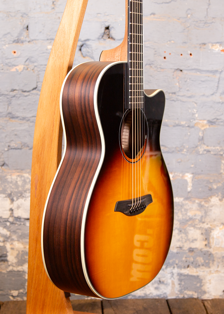 Furch Guitars: Spectra Plus OMc-ERa w/ deluxe gigbag