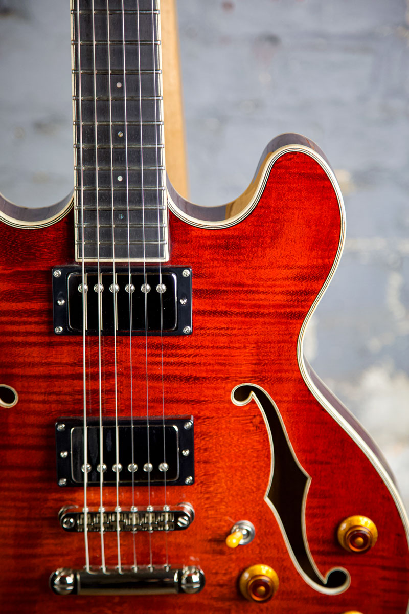 Eastman Guitars: T185MX