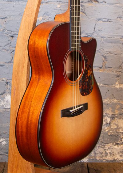 Furch Guitars: Vintage 1 OMc-SM SB VTC