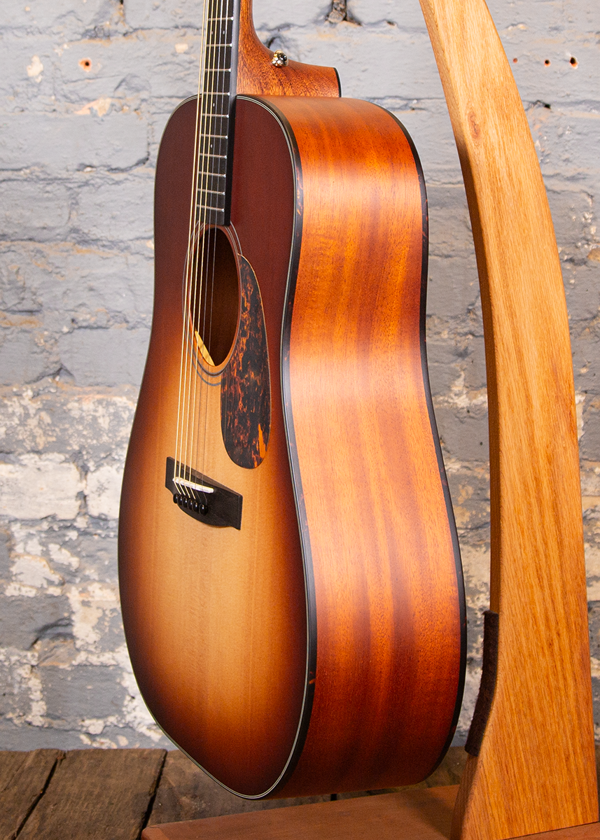 Furch Guitars: Vintage 1 D-SM SB