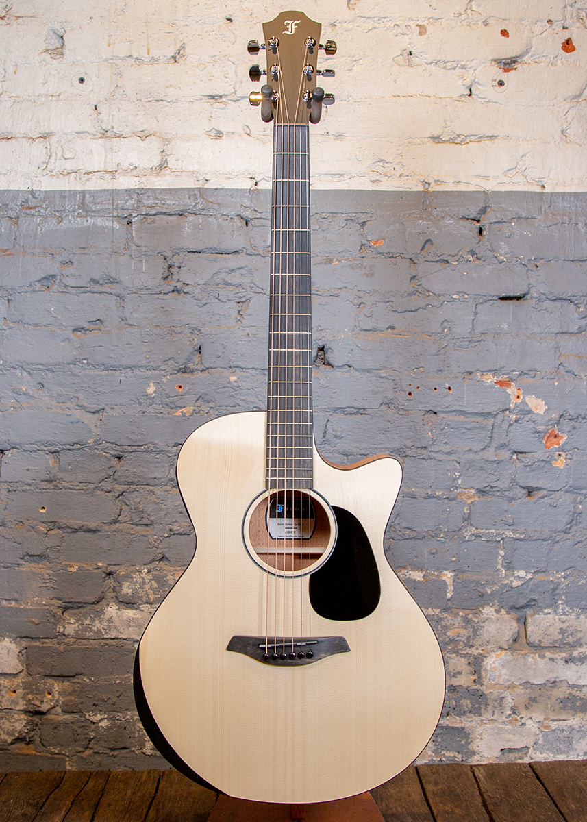 Furch Guitars: Violet Deluxe Gc-EMa w/ pickup & gigbag