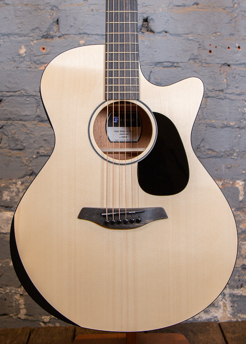 Furch Guitars: Violet Deluxe Gc-EMa w/ pickup & gigbag
