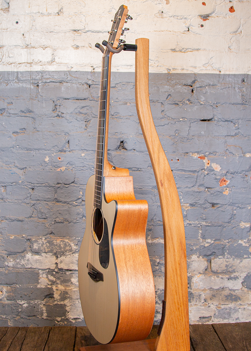 Furch Guitars: Violet Deluxe Gc-EMa w/ pickup & gigbag